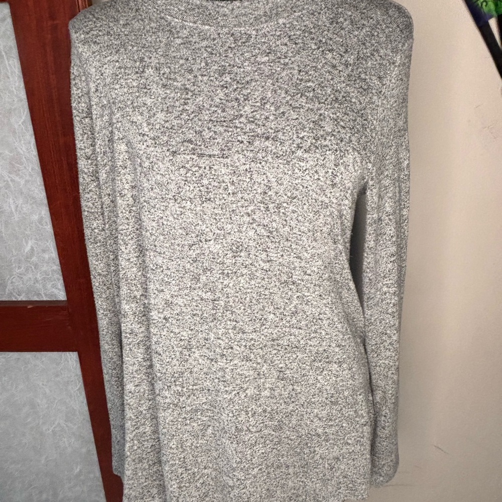 Forever 21 Heathered Gray Long Sleeve Top